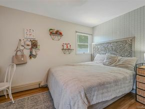 6 Settlers Way, East Setauket NY 11733