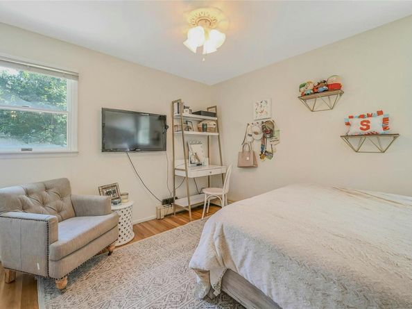 6 Settlers Way, East Setauket NY 11733