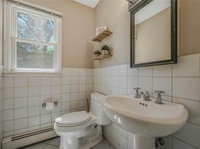 6 Settlers Way, East Setauket NY 11733