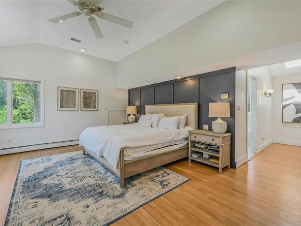 6 Settlers Way, East Setauket NY 11733