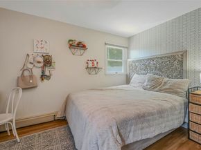 6 Settlers Way, East Setauket NY 11733