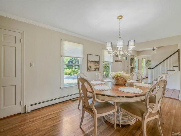 6 Settlers Way, East Setauket NY 11733