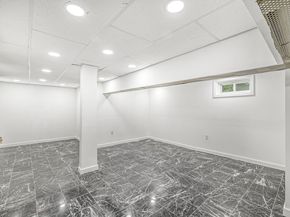 37 Keystone Place, Hewlett NY 11557