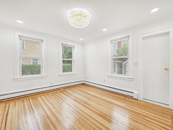 37 Keystone Place, Hewlett NY 11557