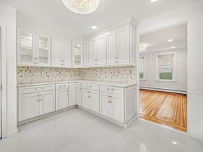 37 Keystone Place, Hewlett NY 11557