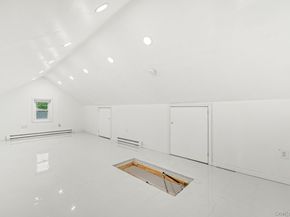 37 Keystone Place, Hewlett NY 11557
