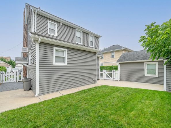 37 Keystone Place, Hewlett NY 11557