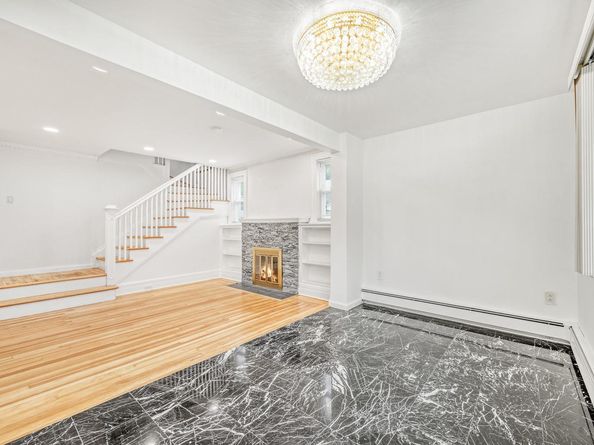 37 Keystone Place, Hewlett NY 11557