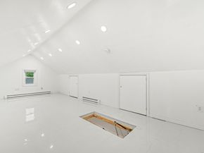 37 Keystone Place, Hewlett NY 11557