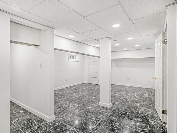 37 Keystone Place, Hewlett NY 11557