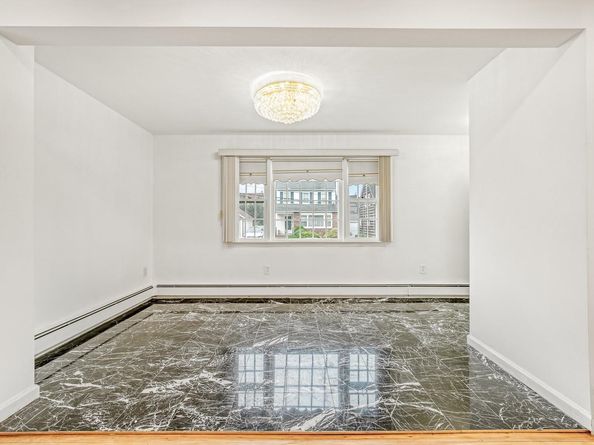 37 Keystone Place, Hewlett NY 11557
