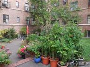 292 Main Street 4C, White Plains NY 10601