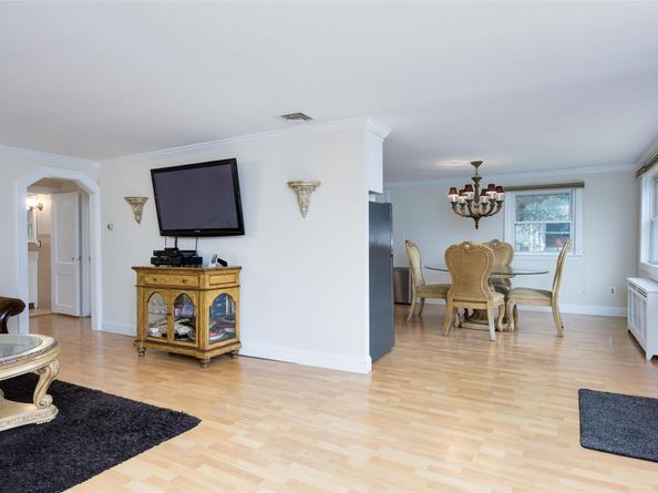 414 Pecan Street, Lindenhurst NY 11757