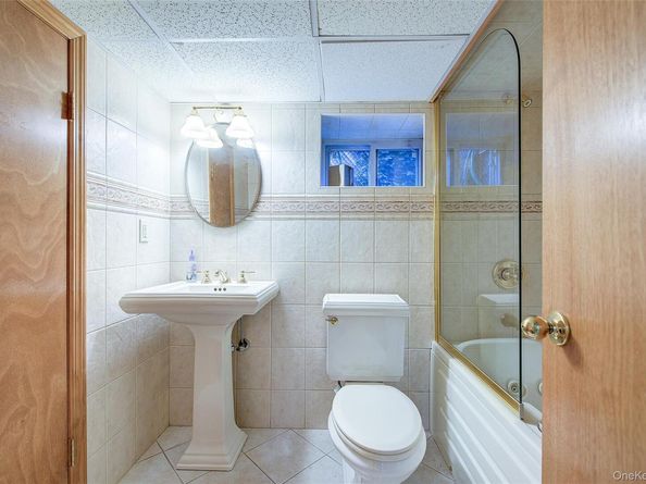 50-15 245th Street, Douglaston NY 11362
