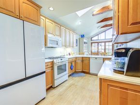 50-15 245th Street, Douglaston NY 11362