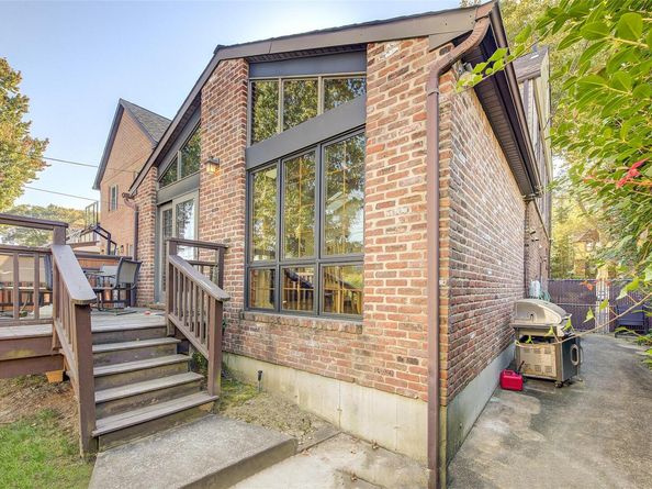 50-15 245th Street, Douglaston NY 11362