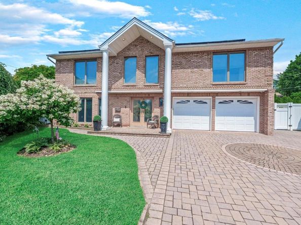 709 Demott Court, Westbury NY 11590
