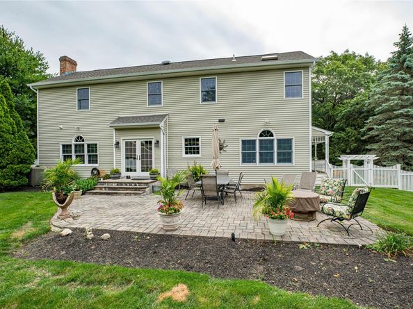 22 Hillside Avenue, Saint James NY 11780