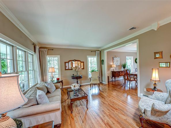 22 Hillside Avenue, Saint James NY 11780