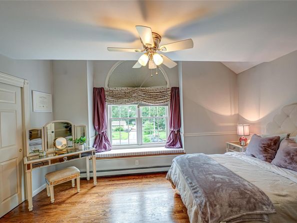22 Hillside Avenue, Saint James NY 11780
