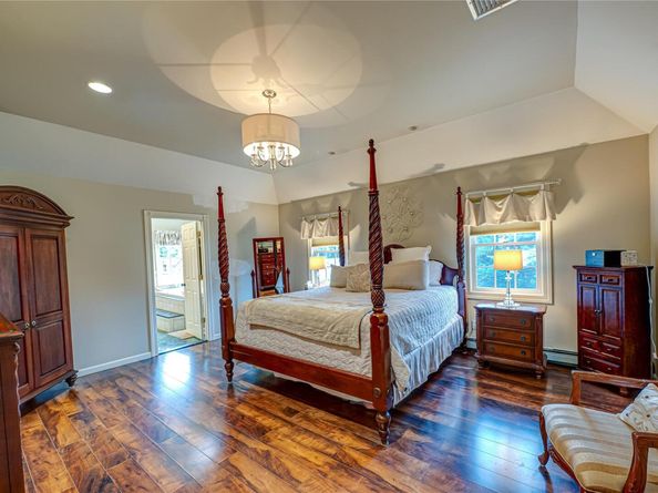 22 Hillside Avenue, Saint James NY 11780