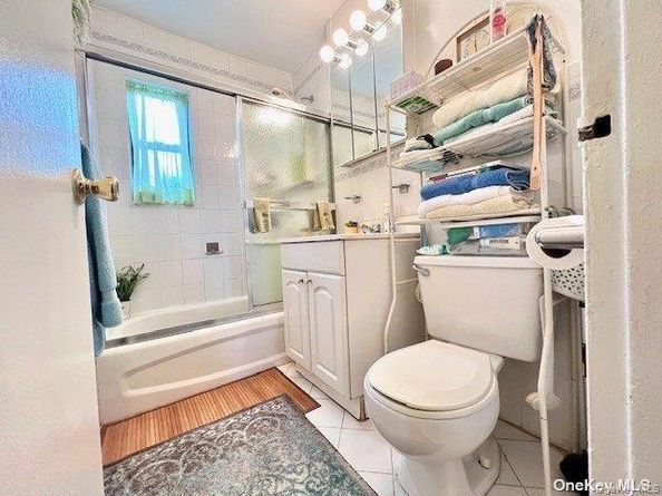 219-36 74 Avenue 323A1, Bayside NY 11364