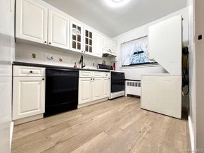 219-36 74 Avenue 323A1, Bayside NY 11364