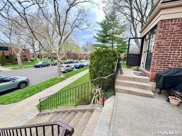 219-36 74 Avenue 323A1, Bayside NY 11364