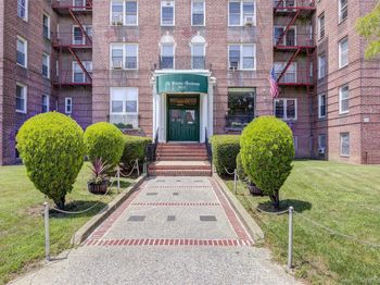 143-25 84 Drive