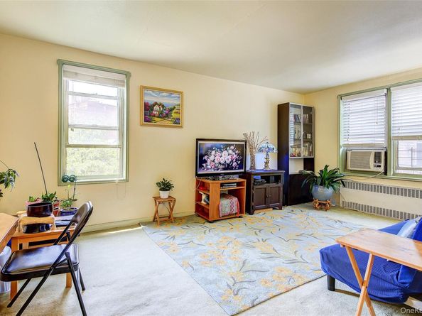 143-25 84 Drive 2G, Jamaica NY 11435