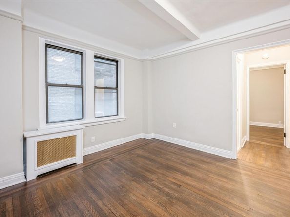 142 E 49th Street 4C, New York (Manhattan) NY 10017