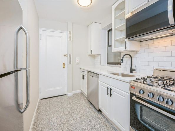 142 E 49th Street 4C, New York (Manhattan) NY 10017