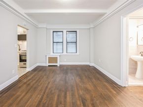 142 E 49th Street 4C, New York (Manhattan) NY 10017