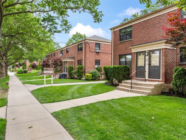 218-02 73rd Avenue Upper, Oakland Gardens NY 11364