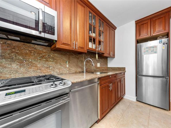 218-02 73rd Avenue Upper, Oakland Gardens NY 11364