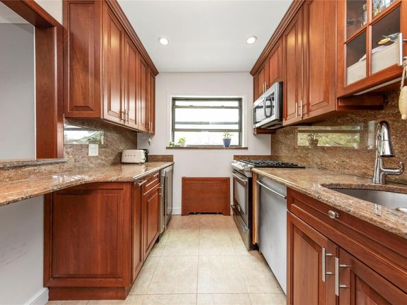 218-02 73rd Avenue Upper, Oakland Gardens NY 11364