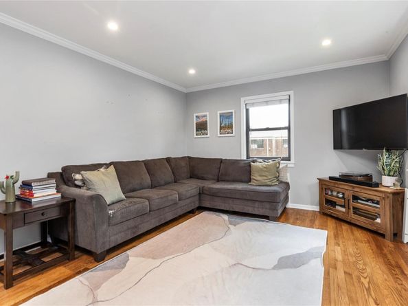 218-02 73rd Avenue Upper, Oakland Gardens NY 11364