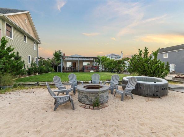 73 E Beach Promenade, Lindenhurst NY 11757