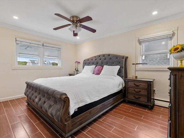 73 E Beach Promenade, Lindenhurst NY 11757