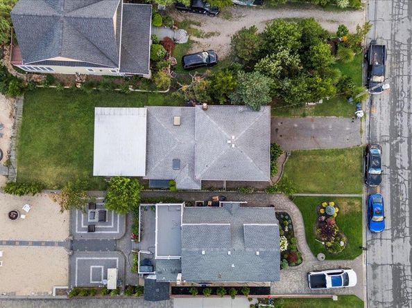 73 E Beach Promenade, Lindenhurst NY 11757