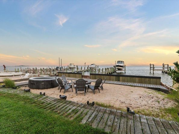 73 E Beach Promenade, Lindenhurst NY 11757