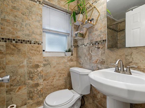 73 E Beach Promenade, Lindenhurst NY 11757