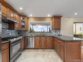 73 E Beach Promenade, Lindenhurst NY 11757