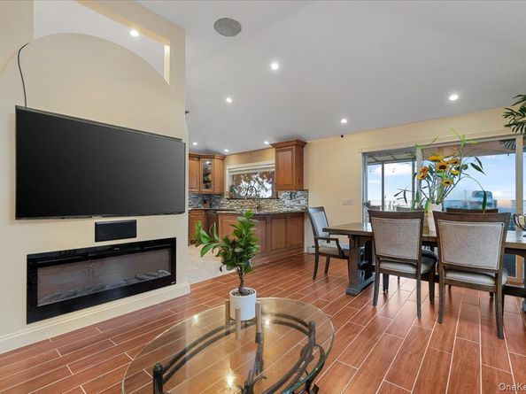 73 E Beach Promenade, Lindenhurst NY 11757