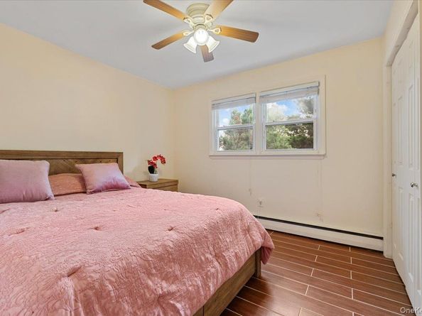 73 E Beach Promenade, Lindenhurst NY 11757