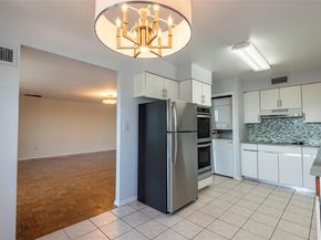 12 Bond Street 7A, Great Neck NY 11021