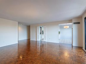12 Bond Street 7A, Great Neck NY 11021