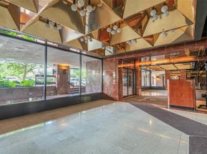 12 Bond Street 7A, Great Neck NY 11021
