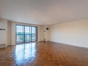 12 Bond Street 7A, Great Neck NY 11021
