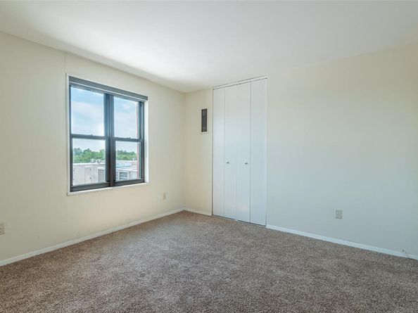 12 Bond Street 7A, Great Neck NY 11021